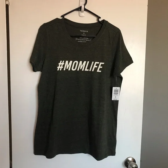 Torrid “Mom Life” Crew Neck T-Shirt - Size M - Picture 1 of 9